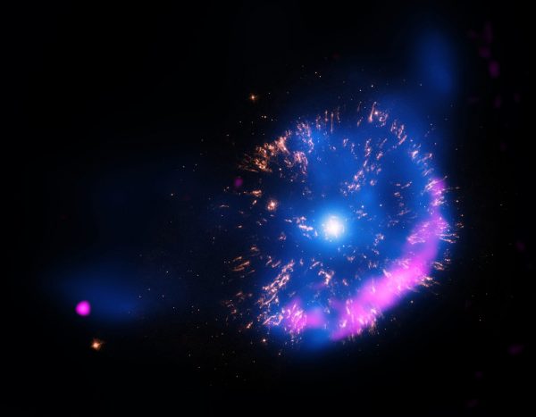Using NASA’s Chandra X-ray Observatory, astronomers have studied one particular explosion that may provide clues to the dynamics of other, much larger stellar eruptions. (Image: NASA/CXC/U. Wisconsin/S. Heinz)