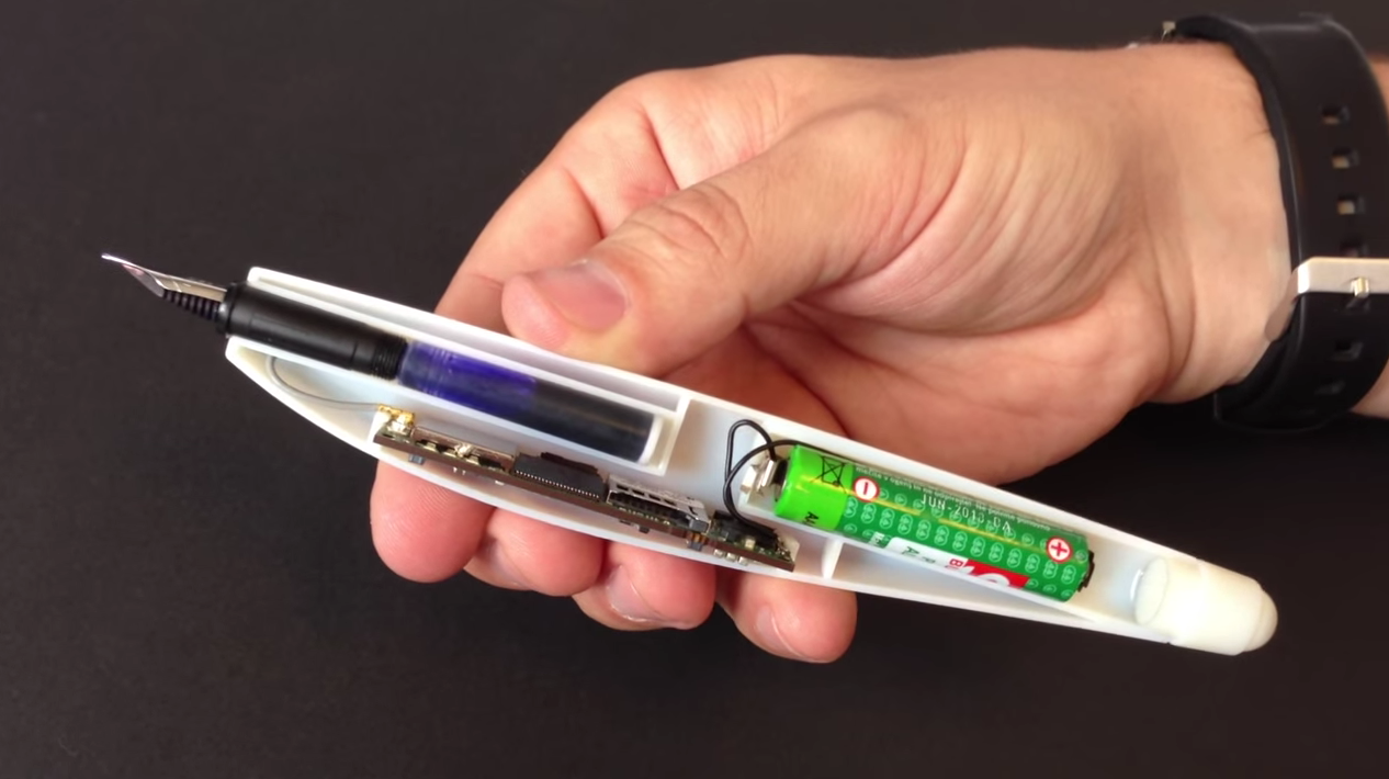 Lernstift (German- "Learning Pen"). A look under the hood. (Image: Screenshot/Youtube)