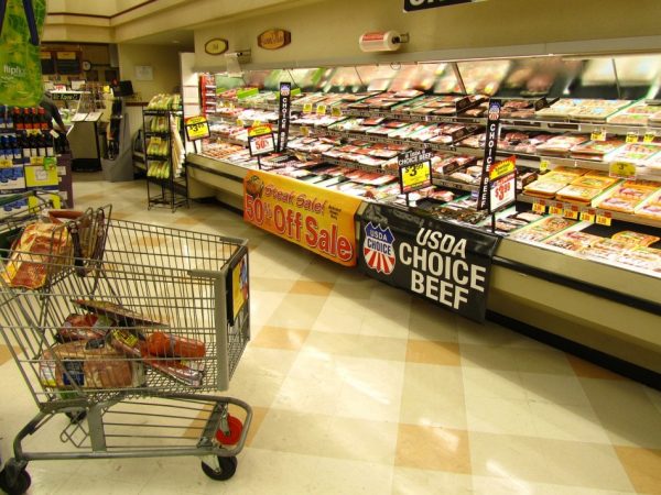 The USDA Food Safety and Inspection Services oversees food safety inspections in the United States to ensure everyone effectively follows the FSMA. (Image: pixabay / CC0 1.0)