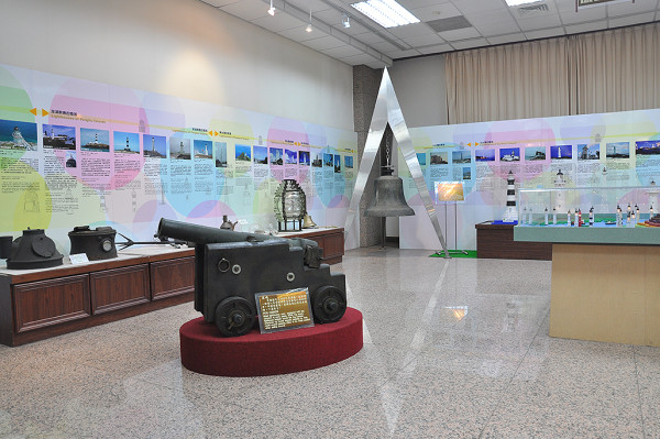 The Customs Museum in downtown Taipei has an exclusive section featuring lighthouses and relevant equipment. (Image: Courtesy of Customs Administration, Ministry of Finance)