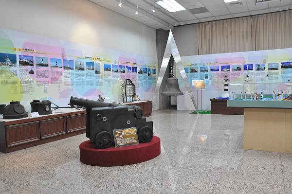 The Customs Museum in downtown Taipei has an exclusive section featuring lighthouses and relevant equipment. (Image: Courtesy of Customs Administration, Ministry of Finance)
