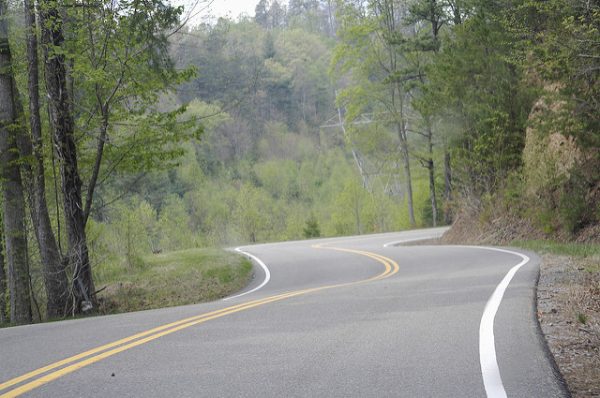 There are some curves, and you need to keep both of your eyes on the roads and your hands on the steering wheel. (Image: William Klos via flickr / CC BY 2.0 )