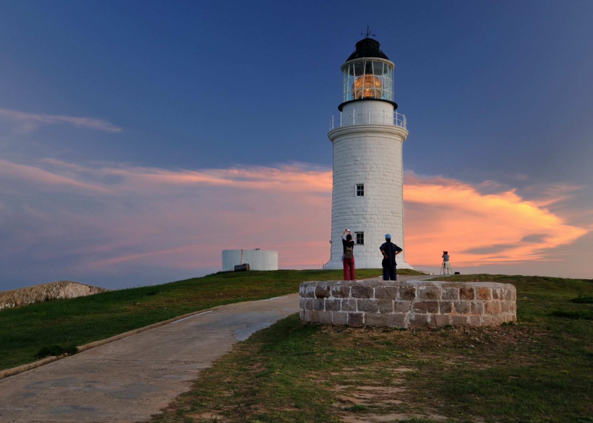 The beautiful Dongquan Lighthouse (東莒島燈塔) is designated as second-grade historic sites. (Image: Courtesy of Yang Ming Oceanic Culture and Art Museum)