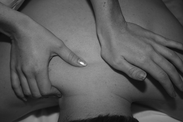 Rub the meridian on the posterior part of the body and also the muscle and then tap lightly. (Image: via pixabay / CC0 1.0)