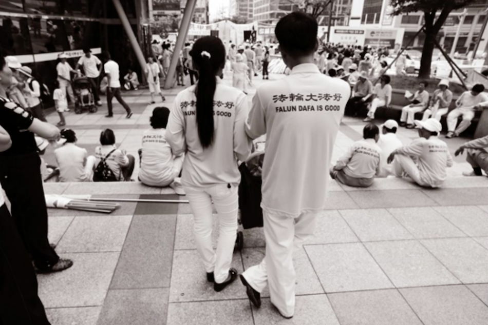 Chengnu and her husband Byungho Kwak re-united. (Image via Jarrod Hall Vimeo/Screenshot)