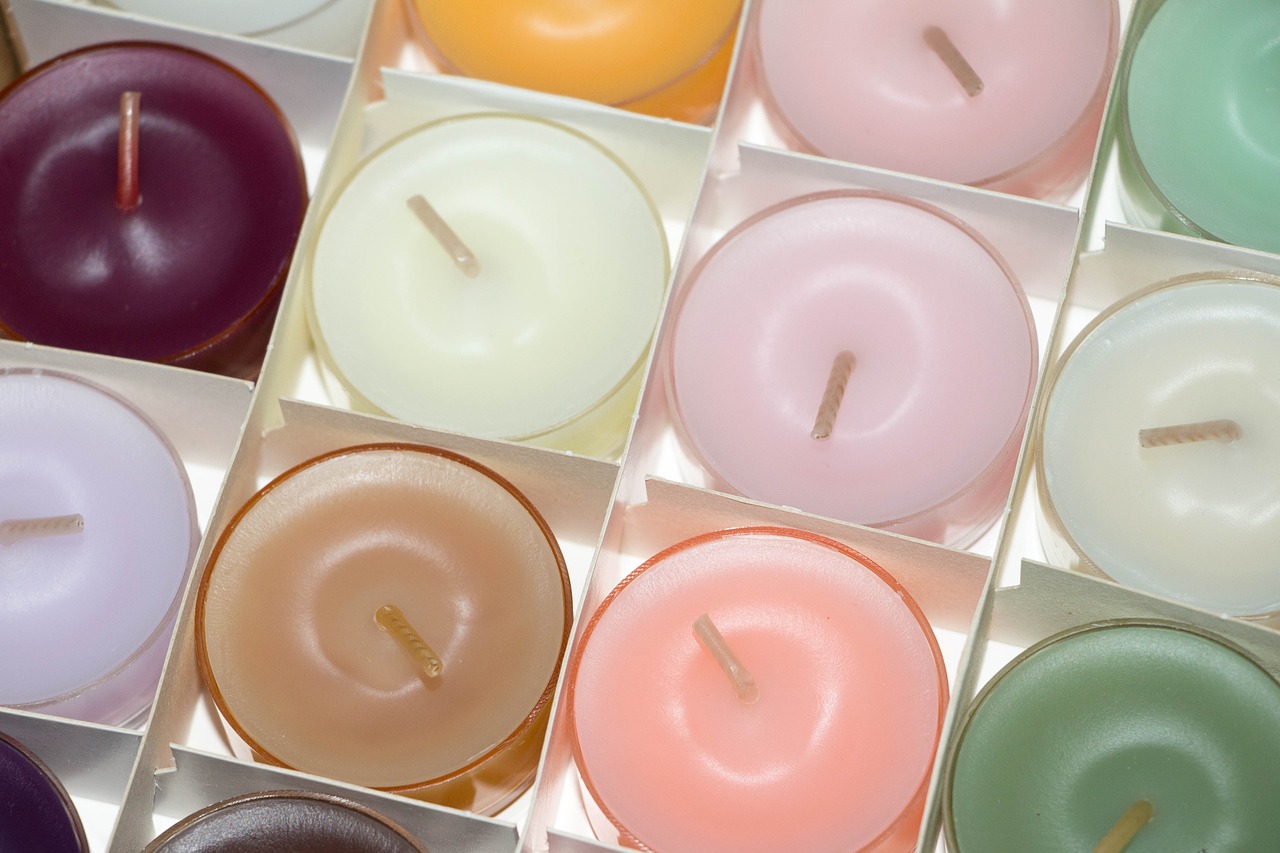 Candles are used for worshiping dead people, so they make awful gifts. (Image: pixabay / CC0 1.0)