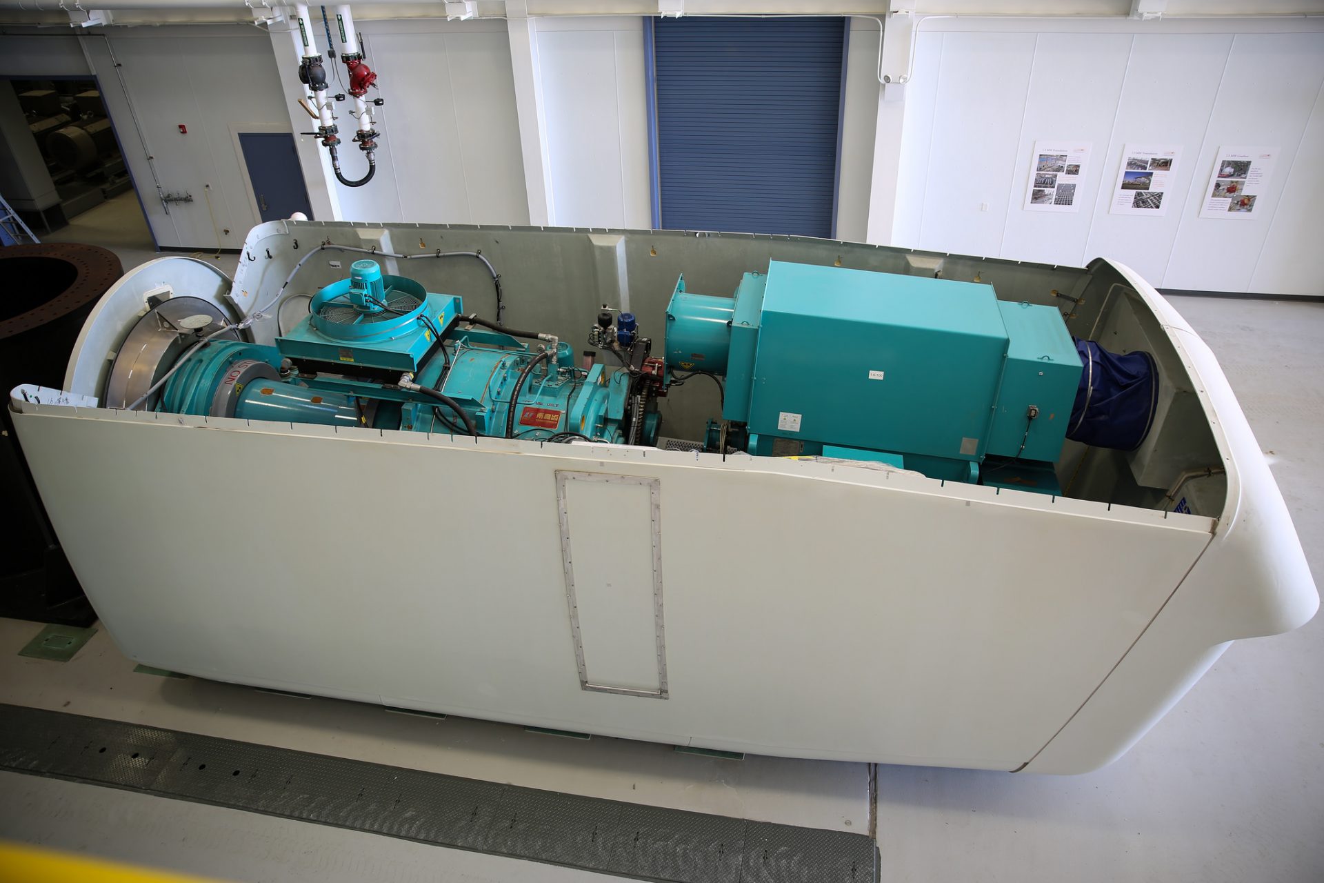 The drive shaft in the nacelle, connected to the utility box, spins and helps to create and capture mechanical energy. This mechanical energy is routed to a generator. (Image: North Charleston via flickr CC BY-SA 2.0)