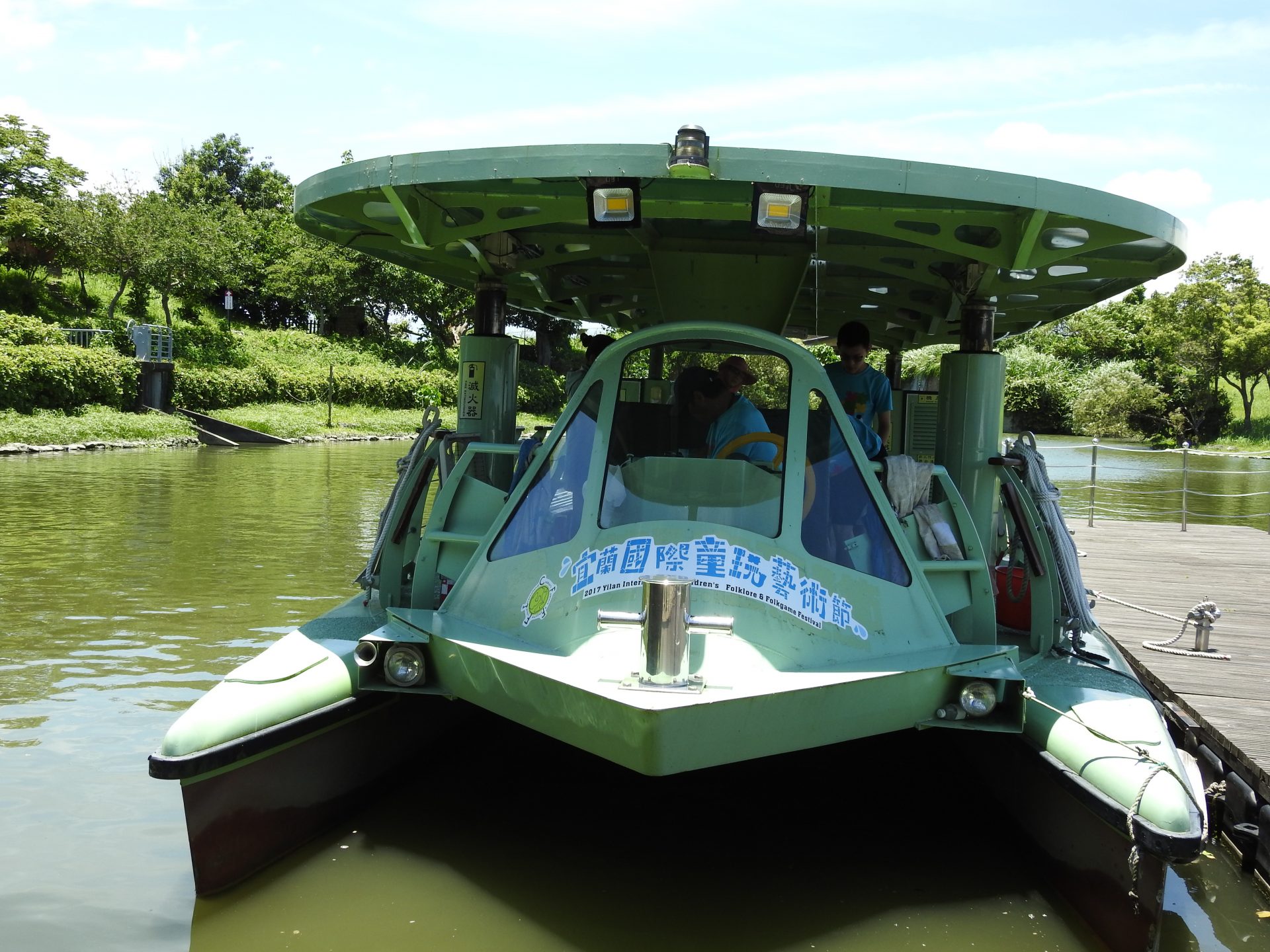 The motor boats plying between NCFTA and Dongshan River Park are are solar powered and the height of the roof on the boats are adjustable. (Image: Billy Shyu)