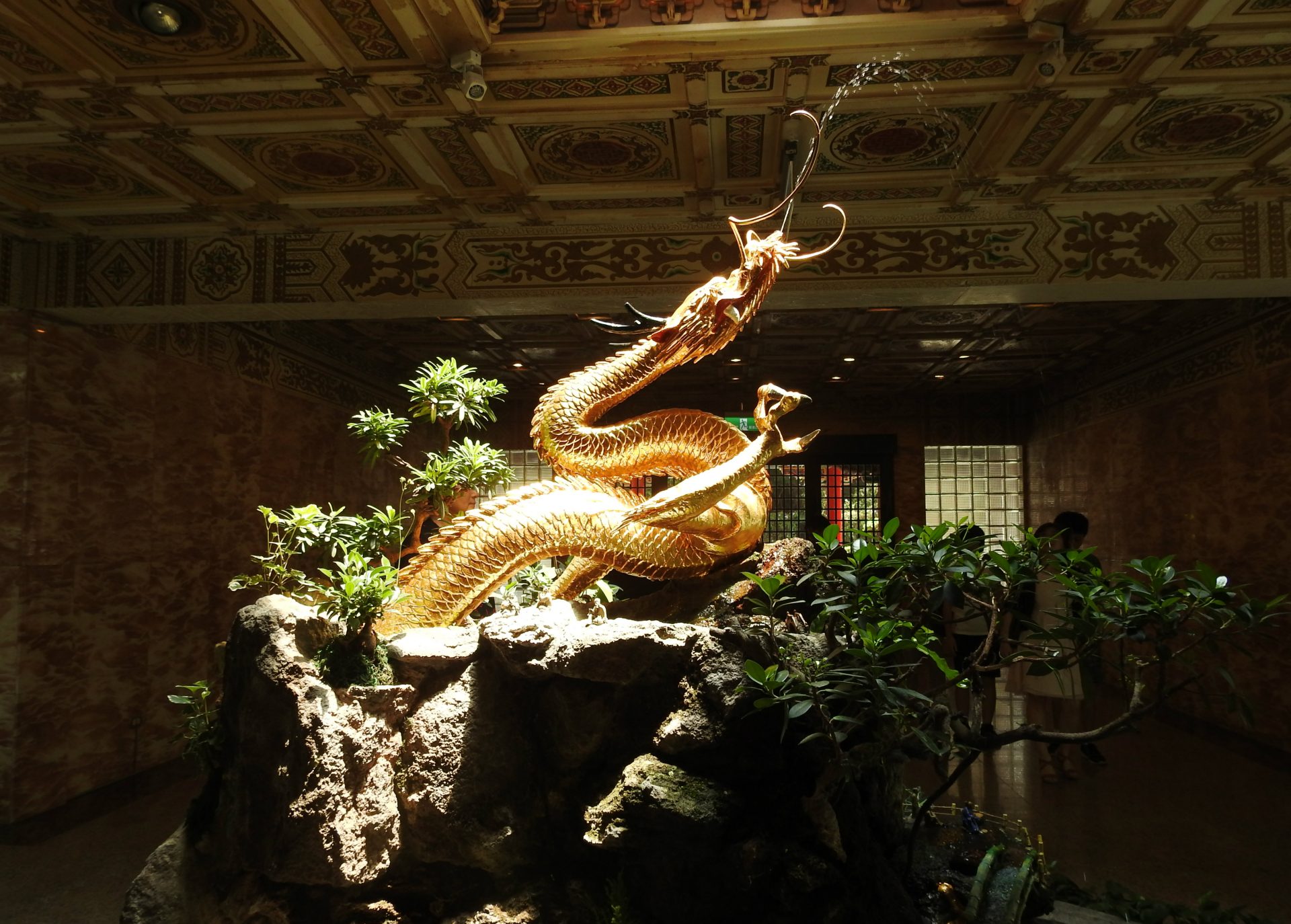 This dragon is unique because it has three claws, unlike the four or five claws of dragons that are commonly found in traditional Chinese art. (Image: Juliet Fu / Vision Times)