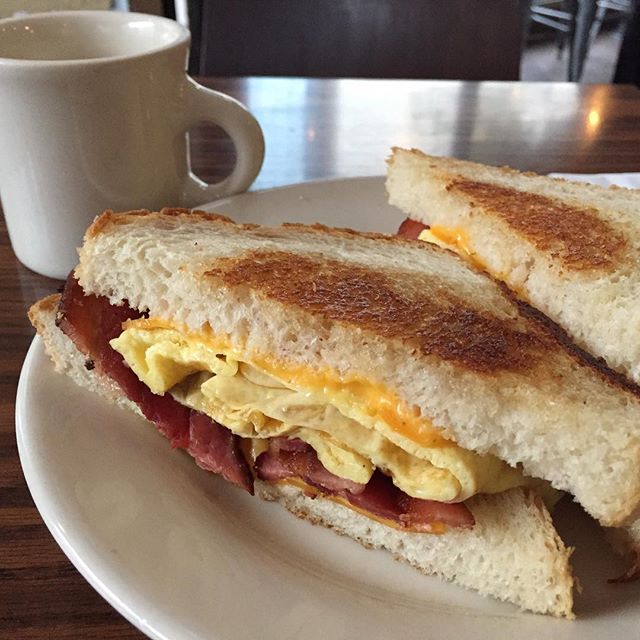 The study found those sandwiches with pork meat (bacon, ham or sausages) and those containing cheese or prawns had the highest carbon footprints. (Image: Eric E Castro via flickr > CC BY 2.0 )