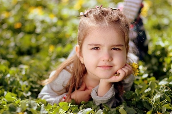 At five years, a child feels very close to their mother. (Image:pixabay.com)