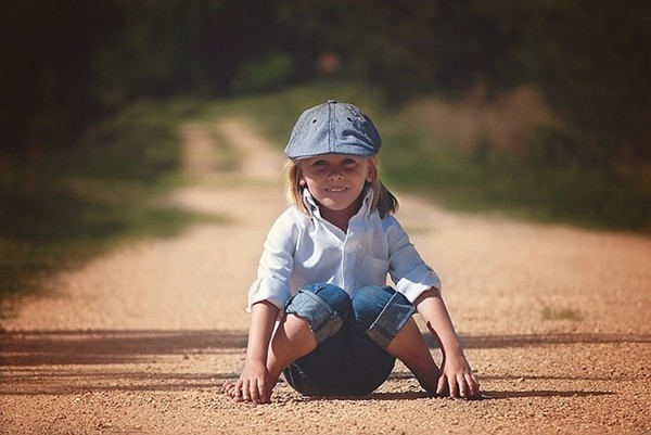 A child at four years starts to increase their linguistic skills. (Image:pixabay.com)