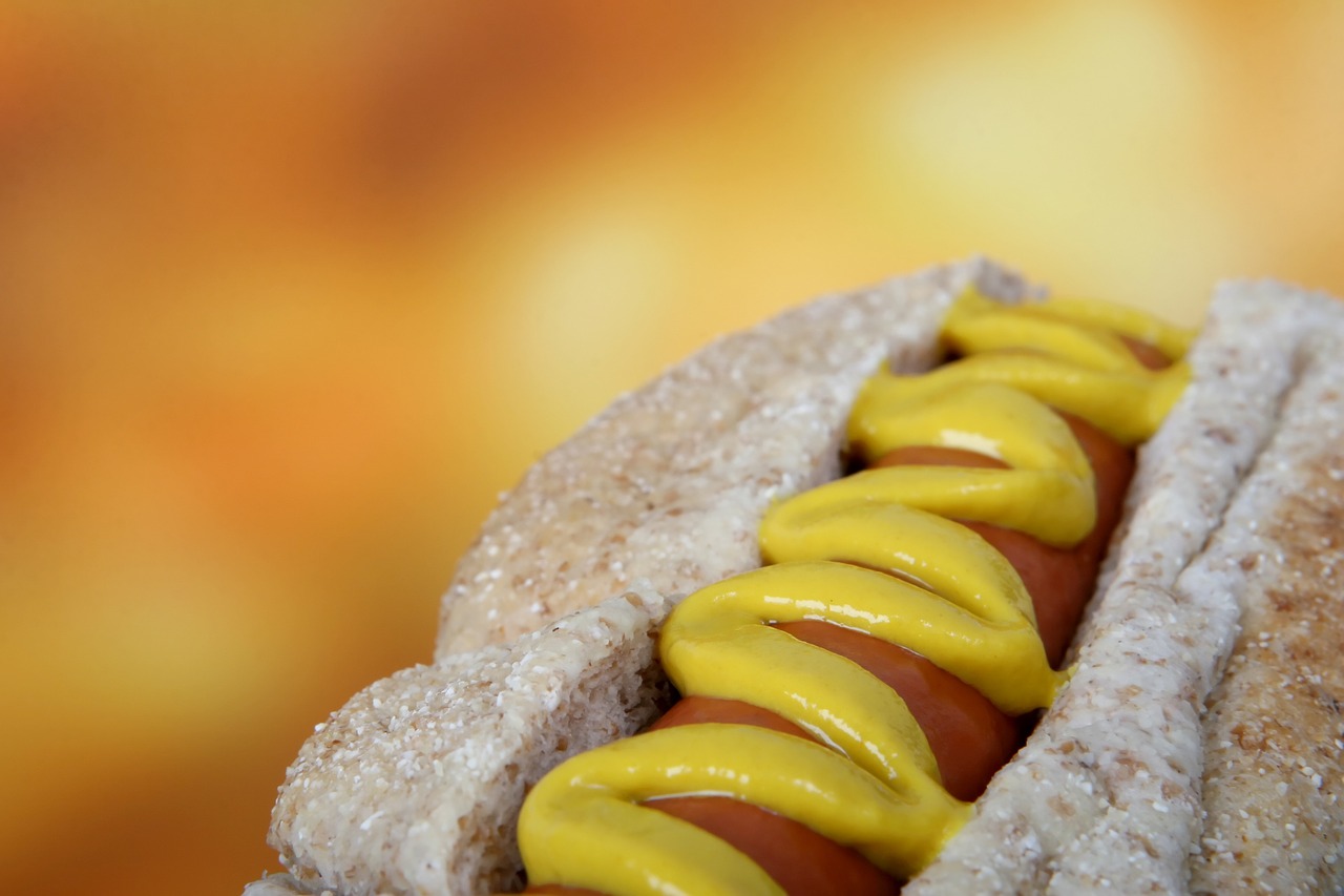 Mustard might be an acquired taste, but that hasn’t stopped it from becoming one of the most popular condiments of all time. (Image: pixabay / CC0 1.0)