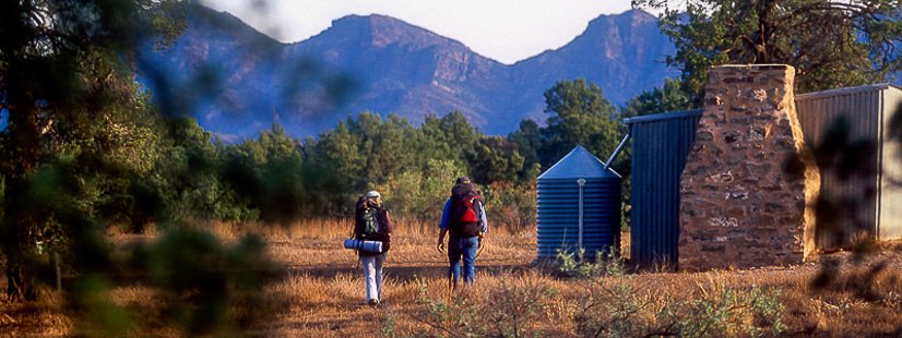 ikara-flinders-ranges-hikers-gal