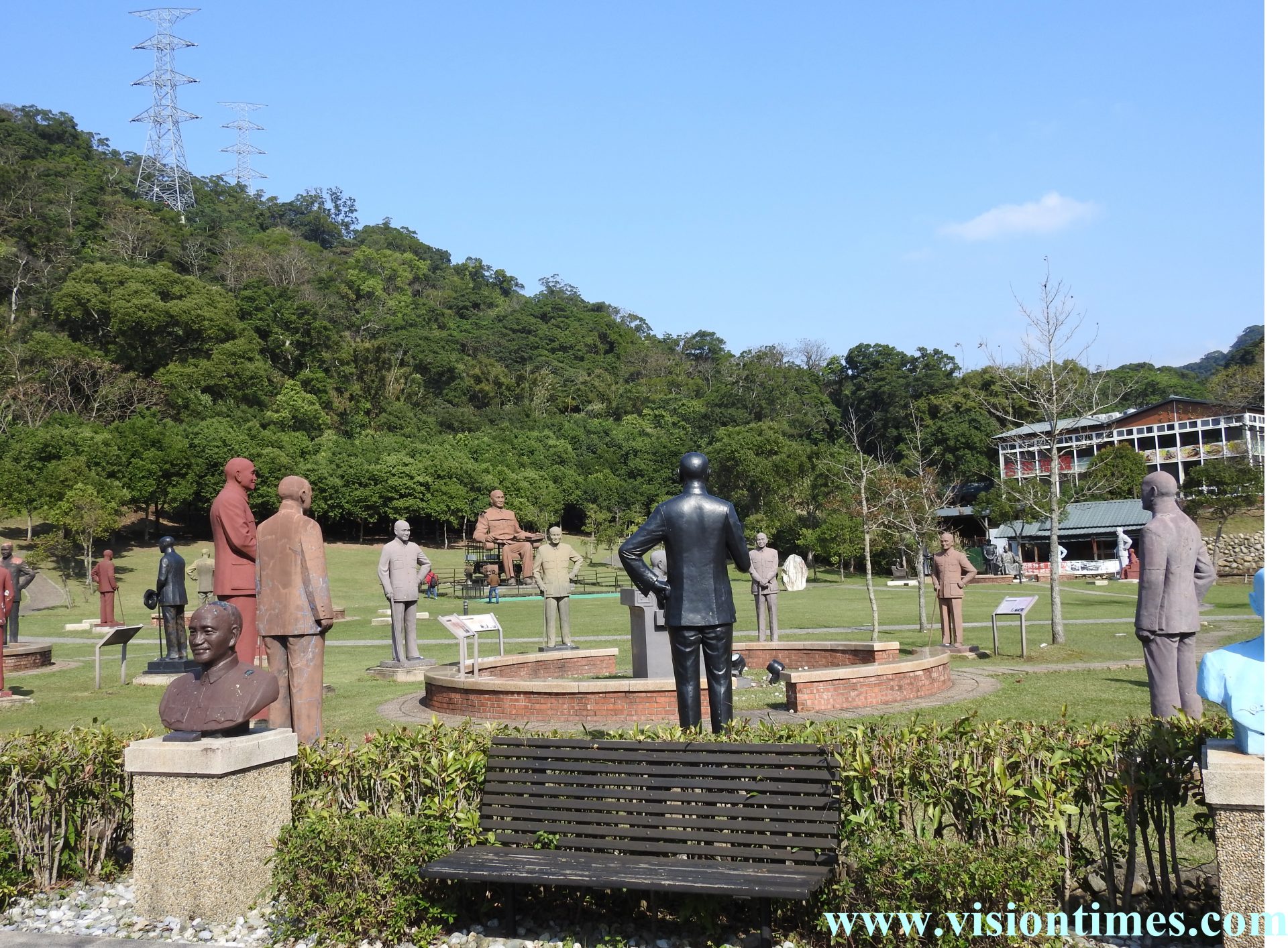 The Chiang Kai-shek Memorial Sculpture Park is filled with 152 statues of Generalissimo Chiang. (Image: Billy Shyu / Vision Times)