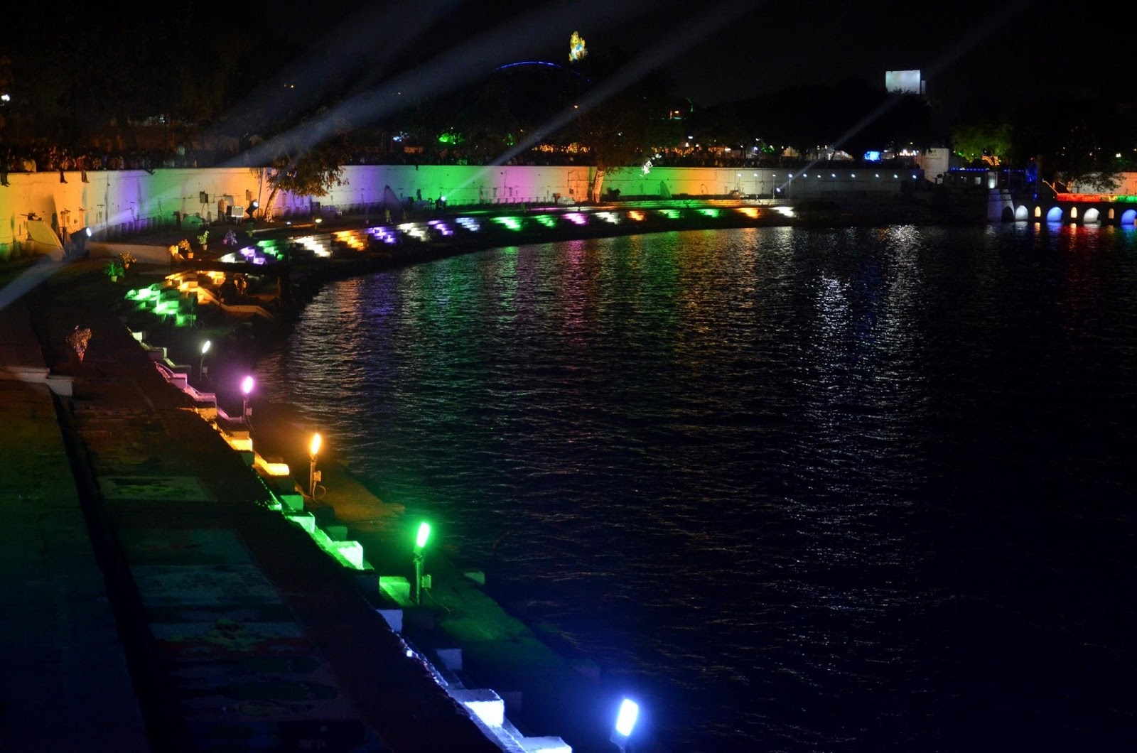Gujarat, especially Ahmedabad, is one of the safest cities in India and you can go about, on your own too, at any time of the day or night. (Image: Mahargh via wikimedia CC BY-SA 3.0)