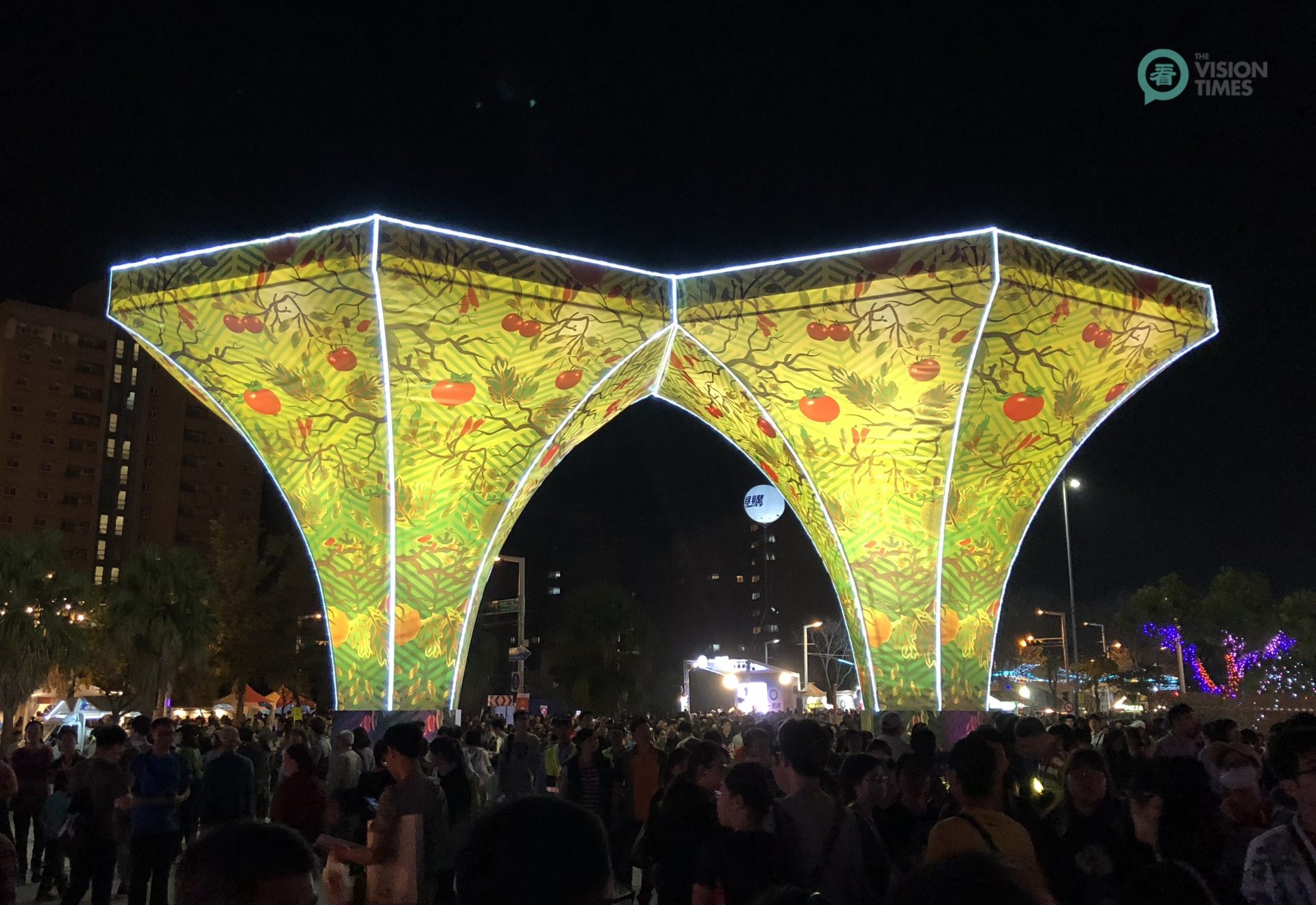 The "Hundred-tree Welcome Gate" (百樹迎賓門) at the 2018 Taiwan Lantern Festival. (Billy Shyu / Vision Times)