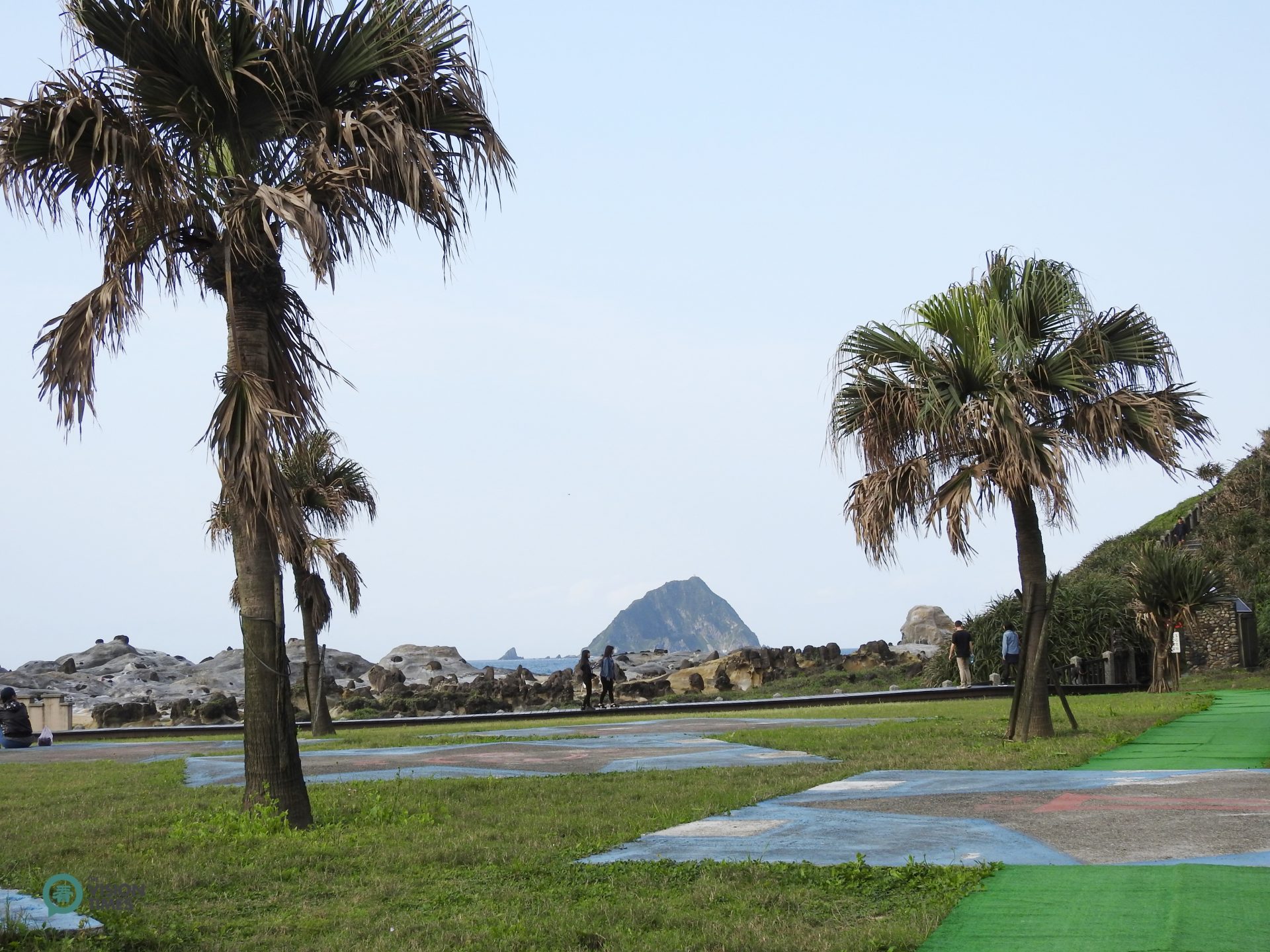 The Peace Island Coastal Park is also a good place to have picnics. (Image: Julia Fu / Vision Times)