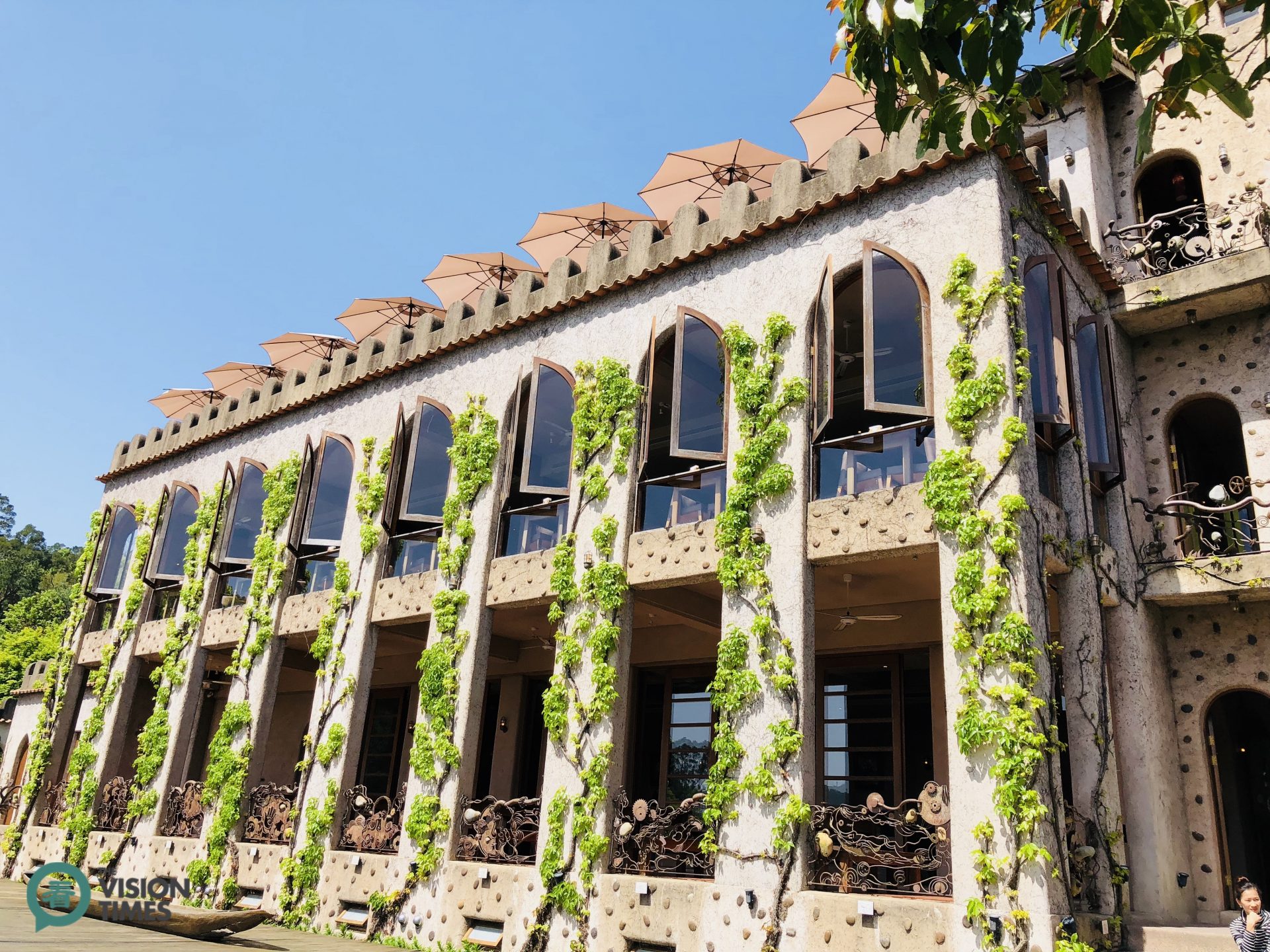 Chateau in the Air is indeed a premiere dining destination and a perfect place for photography. (Image: Billy Shyu / Vision Times)