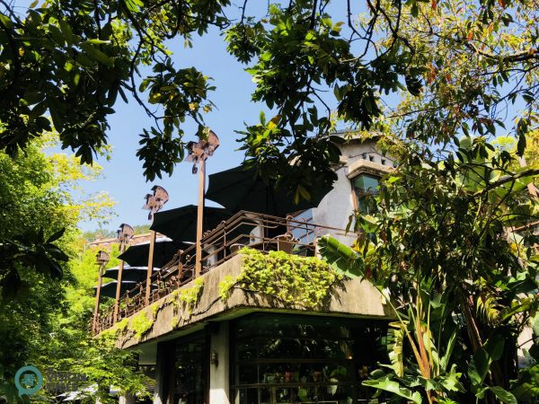 The balcony of the Heavenly Chateau is also a great location to appreciate the tasty meal while enjoying the beautiful scenery. (Image: Julia Fu / Nspirement)