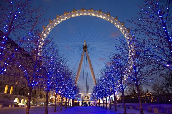 One of the world's highest Ferris wheels is the London Eye.