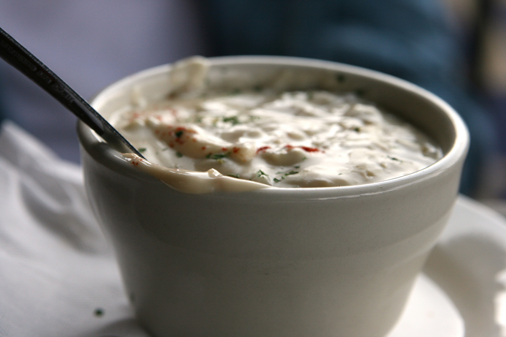 Most people are familiar with the typical Boston ‘Chowda” which can only be described as a cream-laden concoction with the consistency of a thick glue in its worst forms. (Image: Quinn Dombrowski via flickr CC BY-SA 2.0)