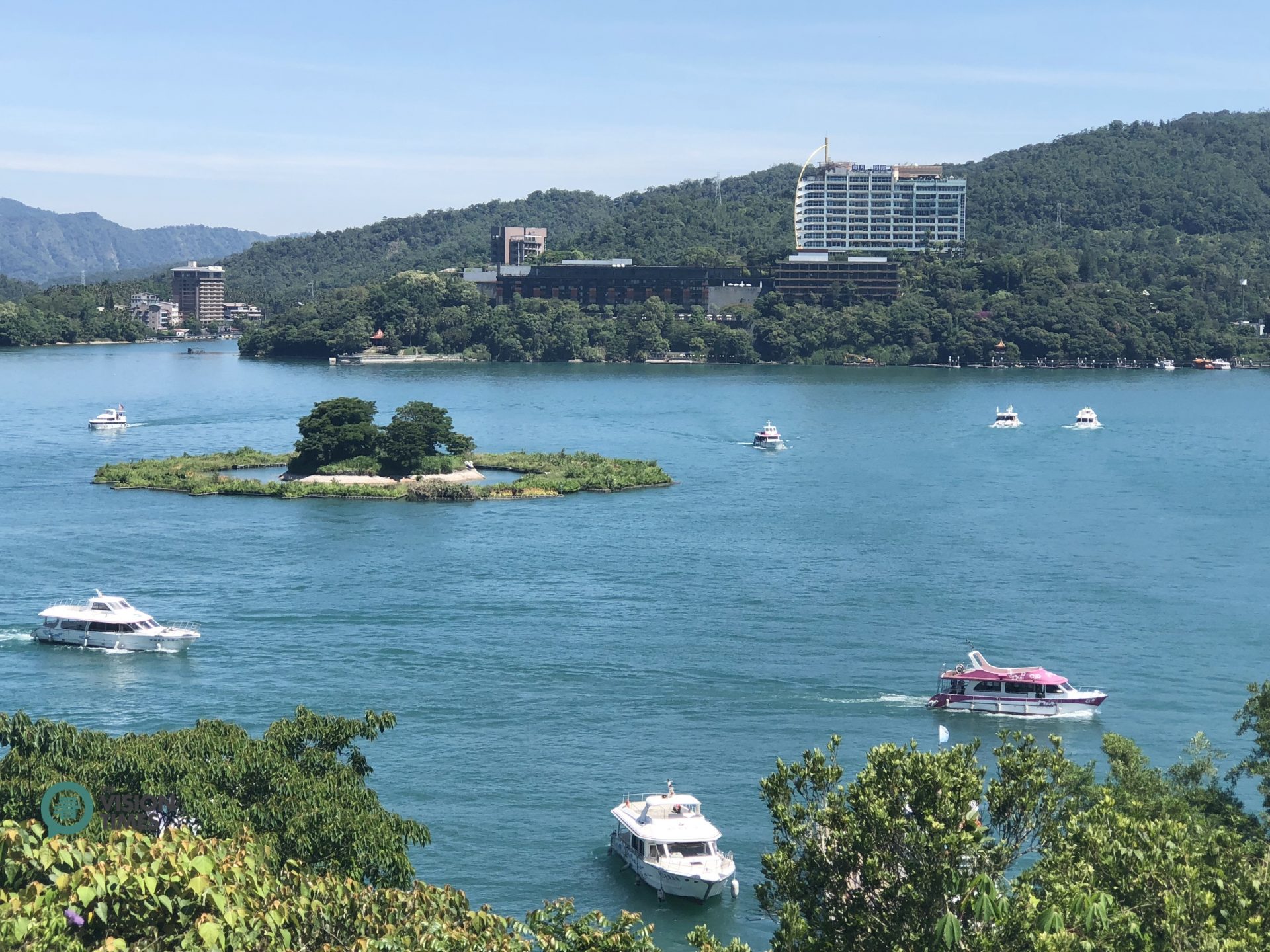 One of the best ways to tour and see Sun Moon Lake is to take a boat ride on the lake. (Image: Billy Shyu / Vision Times)