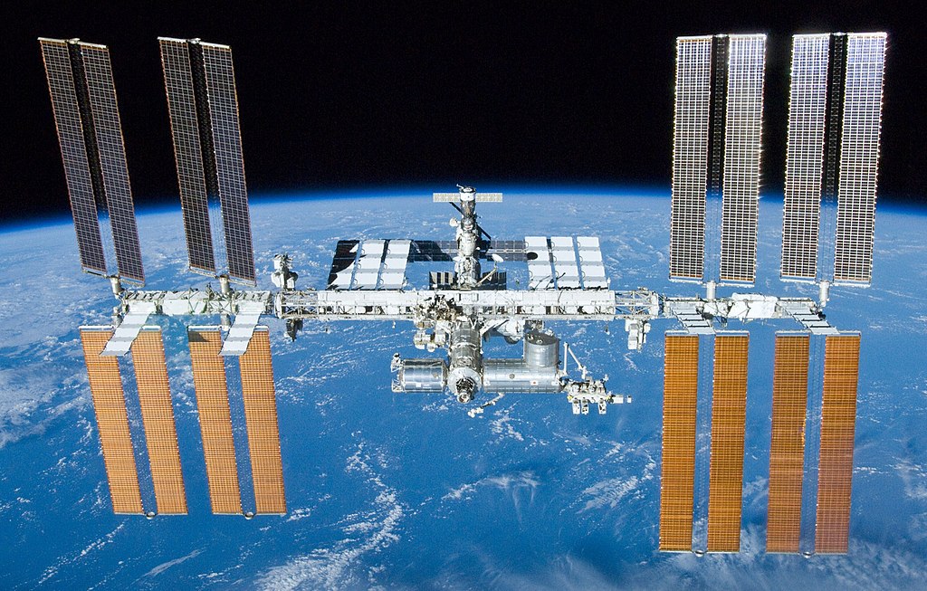 The dragon docked with the International Space Station on July 2nd with 6,000 pounds of cargo. (Image: wikimedia / CC0 1.0)