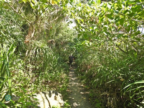One of the few shaded spots near the starting point at the Trail's southern end. (Image: Julia Fu / Vision Times)