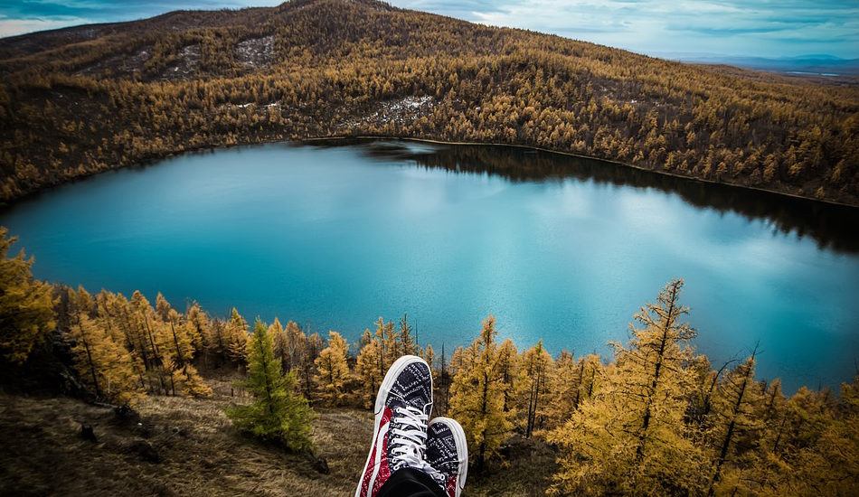 A lake in the mountains.
