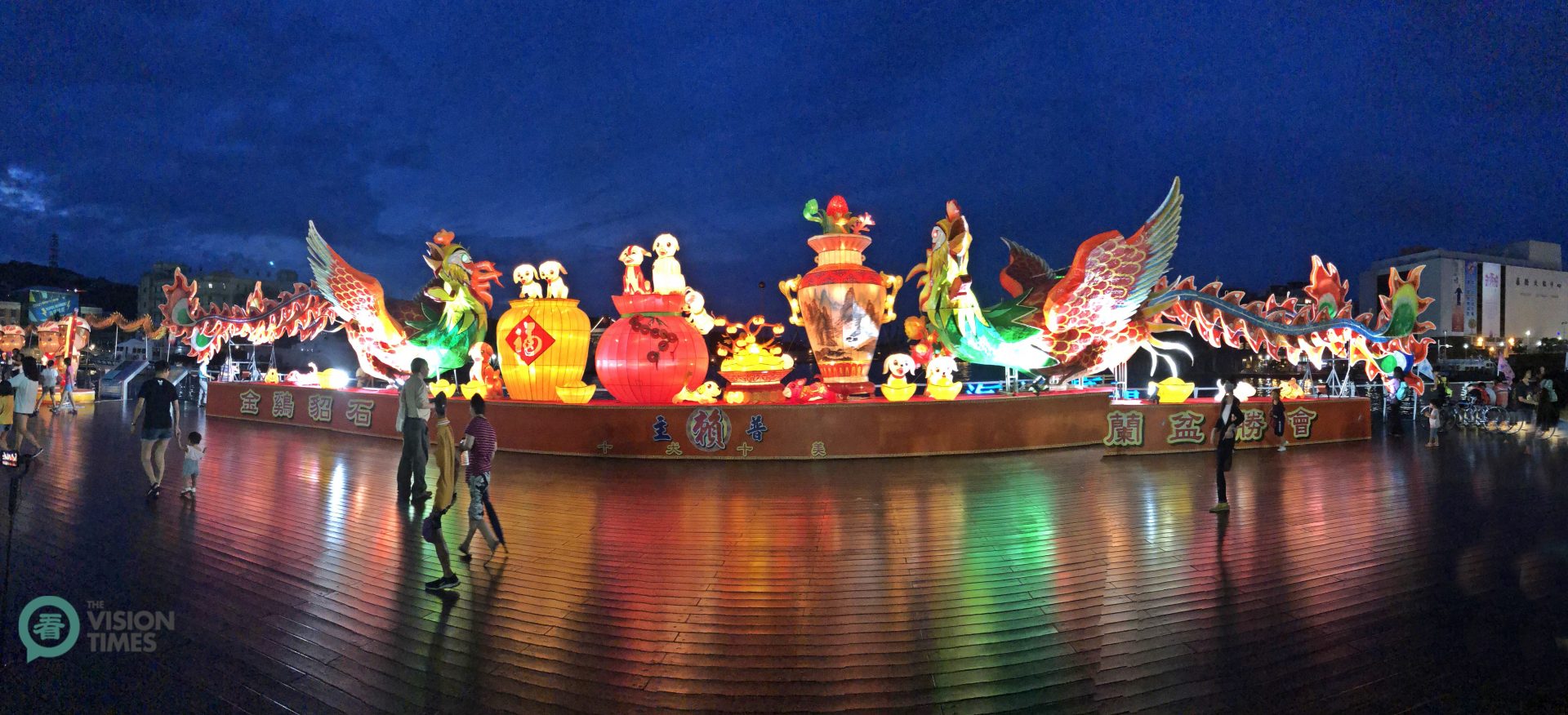 During the Ghost Month, the Keelung Maritime Plaza (基隆海洋廣場) is richly decorated. (Image: Billy Shyu / Vision Times)