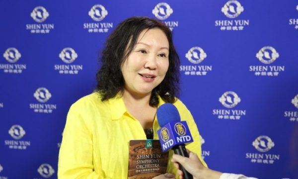 Rose Yu, director of Yintao Orchestra, enjoyed Shen Yun Symphony Orchestra’s performance at Zhongli Arts Hall, Taoyuan, Taiwan, on the afternoon of Sept. 22, 2018. (Image: Lin Shijie / The Epoch Times)