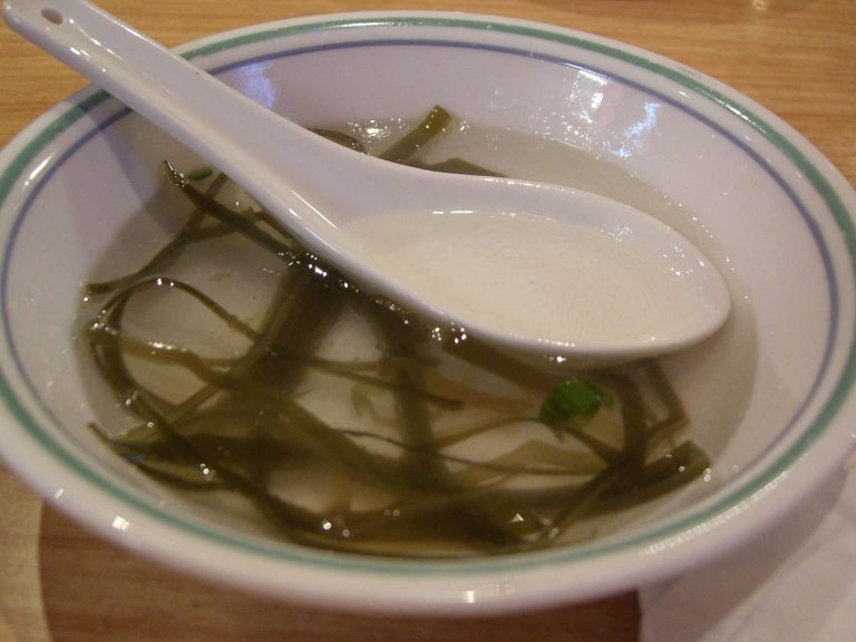 Drinking hot broth as part of a Chinese meal makes you sweat, which helps the skin to get the alcohol out of your body and relieve your hangover.