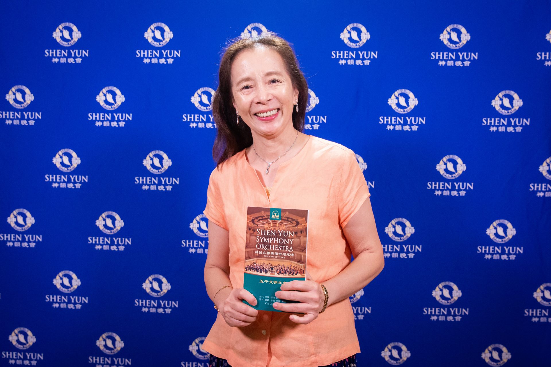 Emmy Chen, Music Professor at National Taipei University of Education and Shih Chien University, enjoyed Shen Yun Symphony Orchestra’s performance at Zhongshan Hall, Taipei, Taiwan on Sep. 19, 2018. (Image: Chen Bozhou / The Epoch Times)