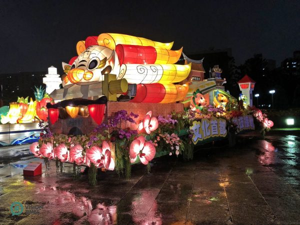 The float featuring the cultural heritage in Tainan City is displayed at plaza of the Chiang Kai-shek Memorial. (Image: Billy Shyu / Vision Times)