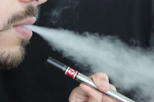 When a person inhales nicotine, the smoke reaches their brains in just under ten seconds. (Image: pixabay / CC0 1.0)