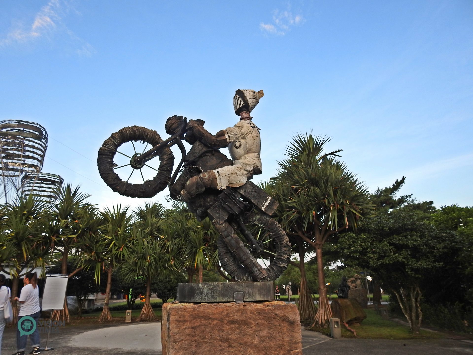 A sculpture from Juming’s Living World Series. (Image: Billy Shyu / Vision Times)