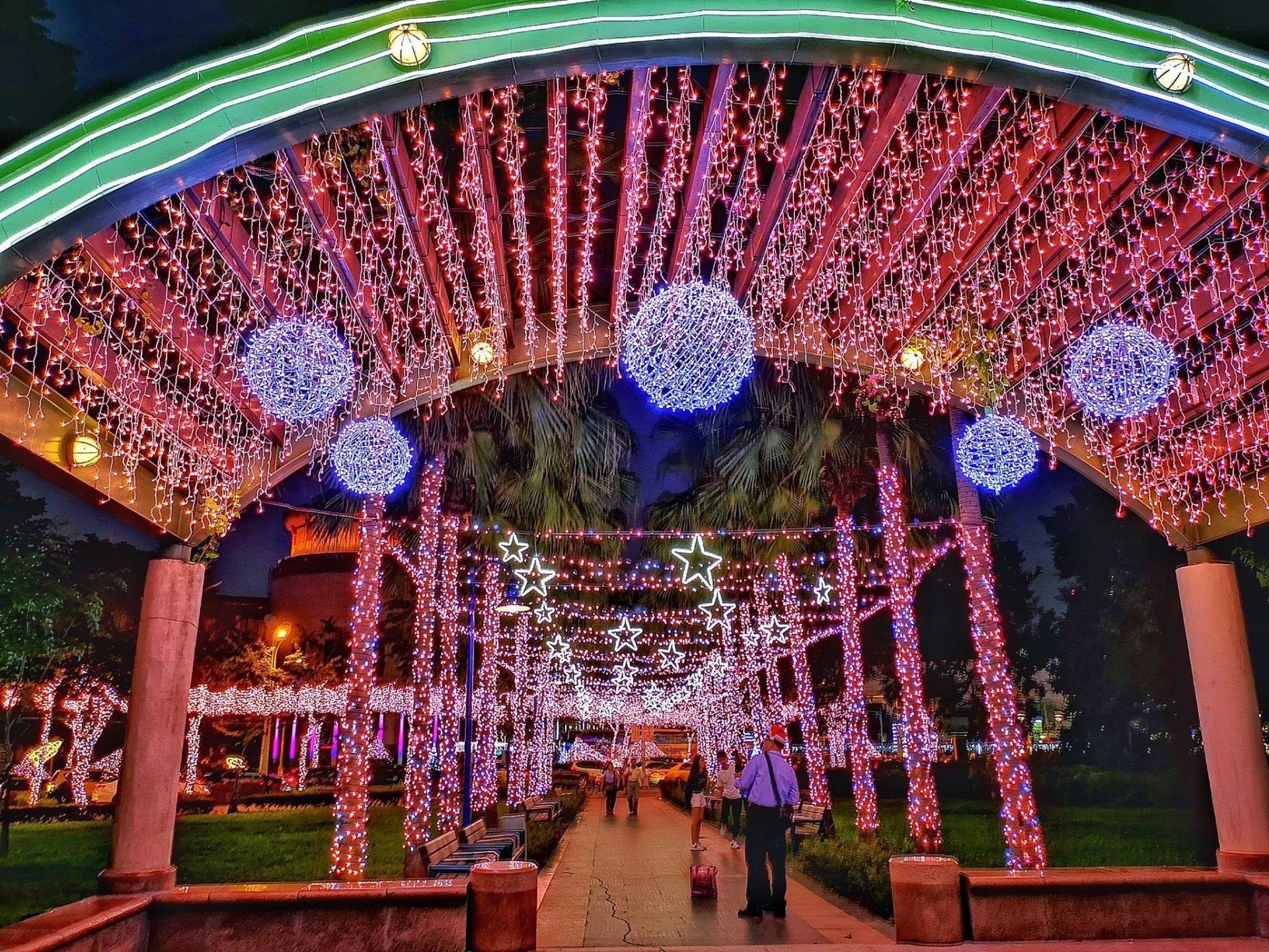The park adjacent to the New Taipei City Government Hall is colorfully decorated. (Image: Courtesy of Xing-Mei in Keelung