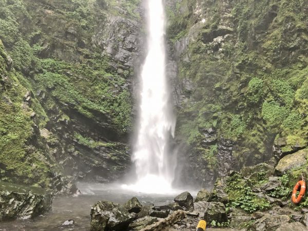 The second waterfall measuring 60 meters is located 500 meters apart from the first one. (Image: Billy Shyu / Vision Times)