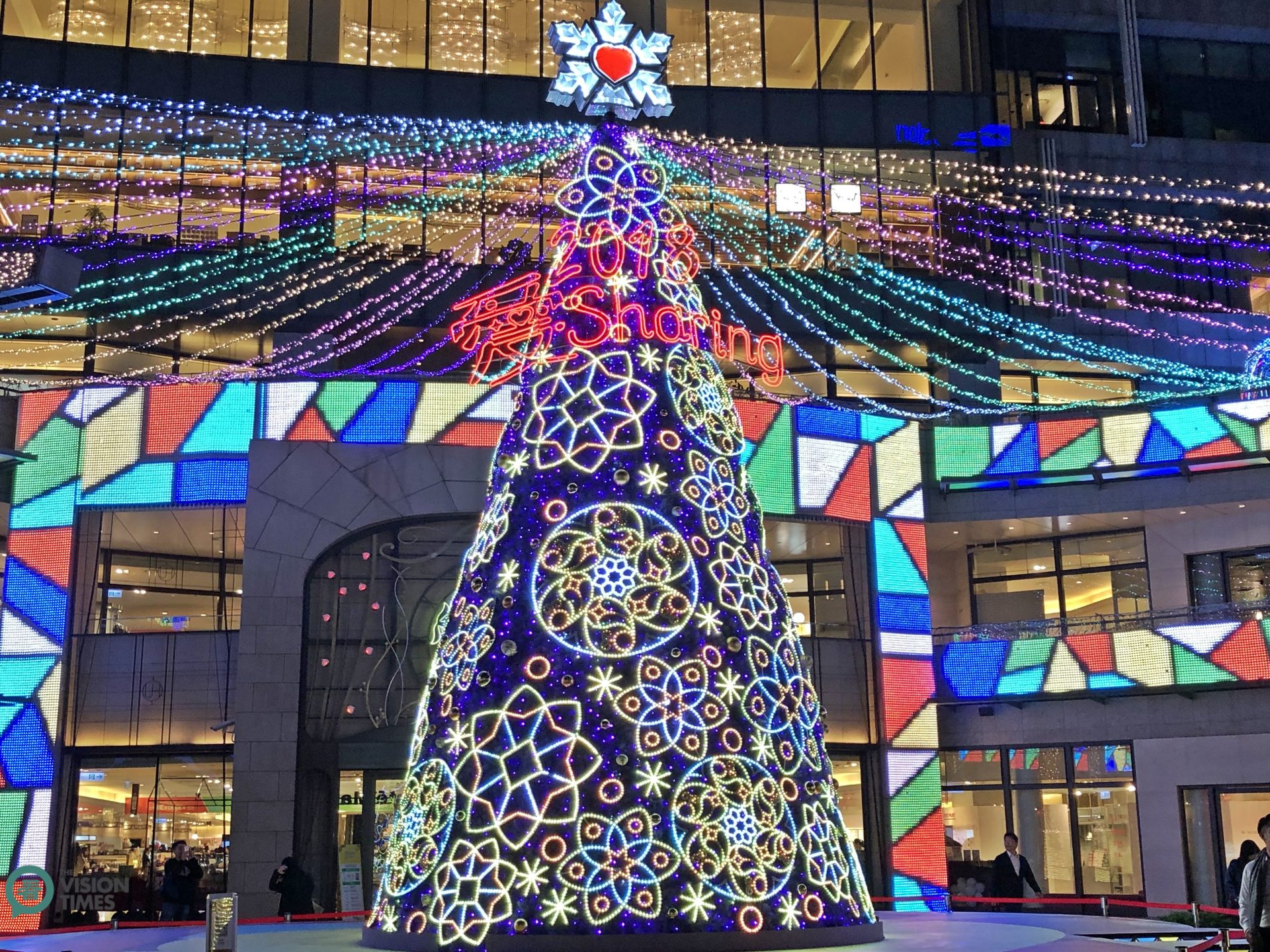 The beautiful Ciao Milano (浪漫耶誕城) at Taipei Xinyi Shopping District . (Image: Billy Shyu / Vision Times)