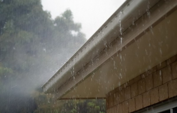 Rain can cause flooding on a large scale. (Image: pixabay / CC0 1.0)
