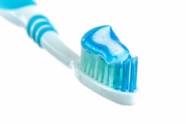 Whether it’s skipping out on flossing your teeth before bed or forgetting to brush, many of us do not pay much attention to our oral health. (Image: Pxhere, CC 1.0)
