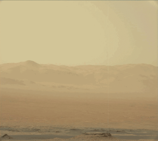 Time and again, Martian dust stroms span the entire planet, as here in June 2018. The image was taken from the NASA's rover Curiosity. Storms of this kind can facilitate the transport of water into the upper atmosphere of Mars. Image: NASA)