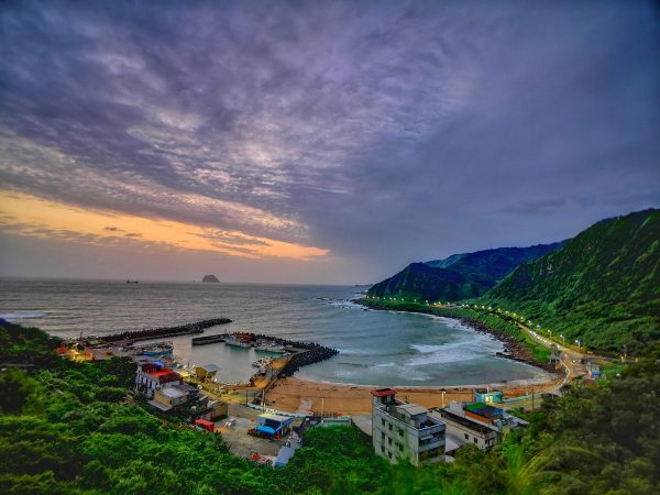 The Waimu Shan Seashore (外木山濱海步道) in Keelung City. (Image: Courtesy of Xing Mei/Keelung City)