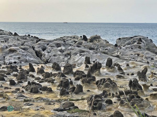 The rock formations at the Peace Island. (Image: Billy Shyu / Vision Times)