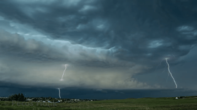 The recent tornado in Kaiyuan was mixed with supercell thunderstorms.