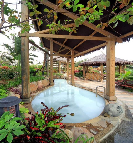 The hot spring pool of a hot spring resort in Jinshan District (Image: Courtesy of Jin Yomg Quan Spa Hotsprng Resort)