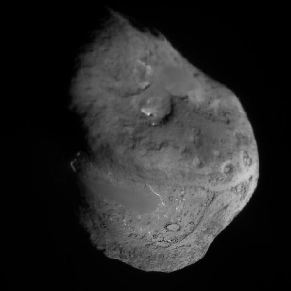 Comets are everywhere, and sometimes with very funky orbits around the Sun. (Image: wikimedia / CC0 1.0)