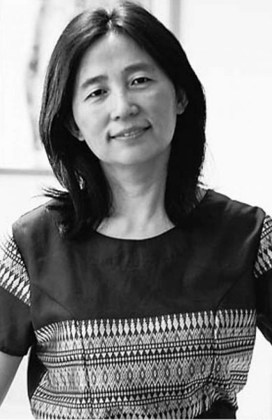 In her memoir Feather in the Storm, Ms. Wu Yimao recounted her stories of growing up in China during the Great Leap Forward and the Cultural Revolution. (Image: Gang Chen/sfgate.com )