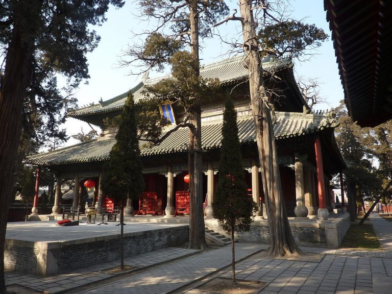 Yasheng Dian (Hall of the Second Sage), the main sanctuary of the Temple of Mencius in Zoucheng.